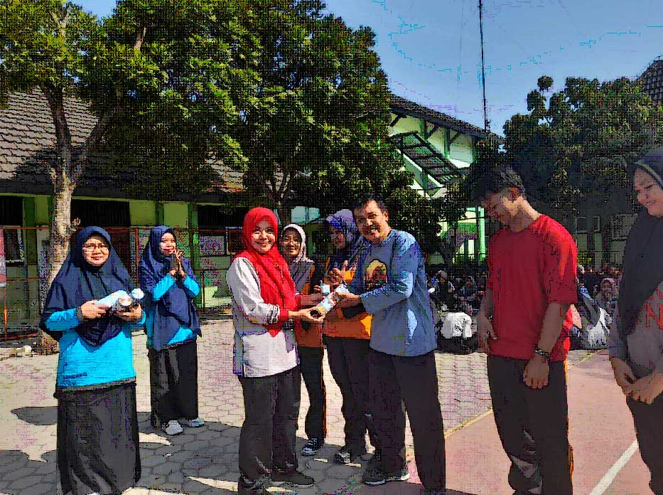 Kerja Sama Puskesmas dan Sekolah: Pemberian Tablet Tambah Darah untuk Remaja Putri SMA Negeri 1 Jepon